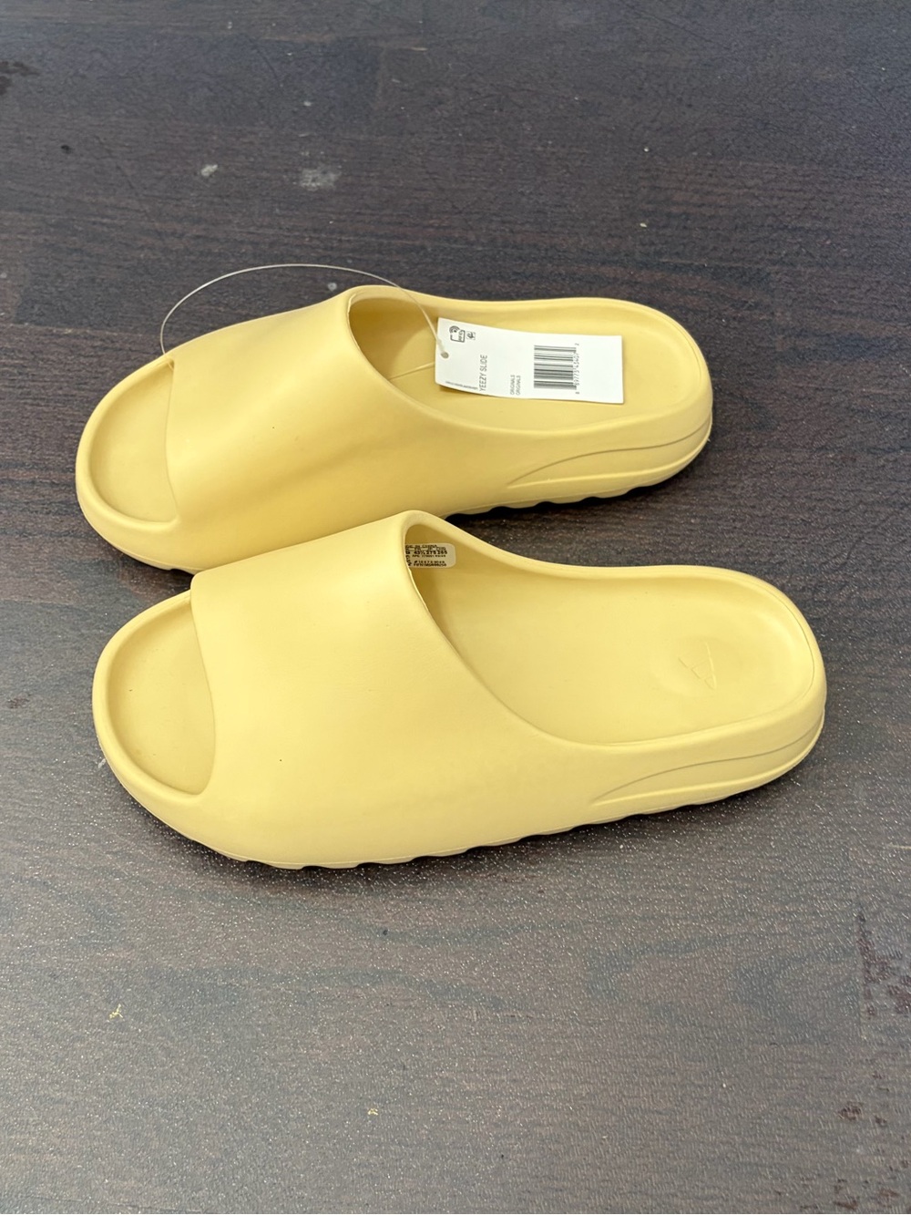 Yeezy Slides Sand Colorway US9.5